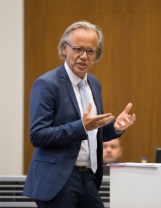 Dr. Thomas Huber